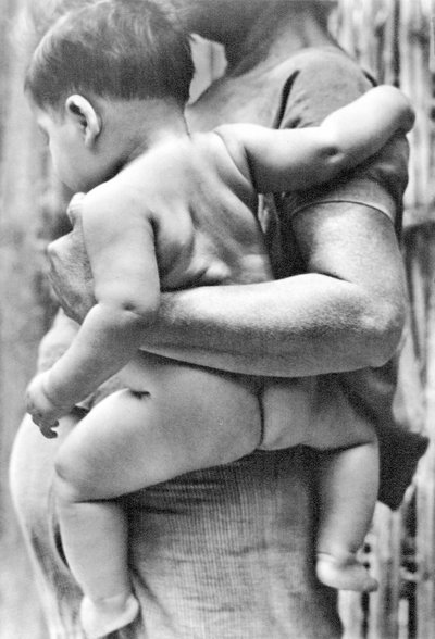 वुमन विद चाइल्ड, तेहुन्तेपेक, मेक्सिको, 1929 द्वारा Tina Modotti