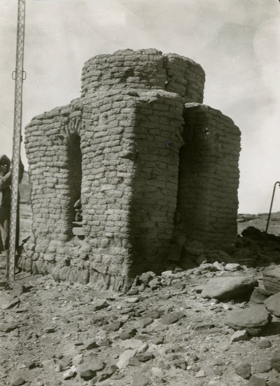  द्वारा उगो मोनेरेट डी विलार्ड