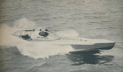 1936 की दुनिया की सबसे तेज एकल इंजन वाली नाव मिस ब्रिटेन III, 1936 द्वारा अज्ञात