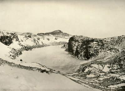 केप बार्ने के पास एक मीठे पानी की झील, c1908, 1909। द्वारा अज्ञात