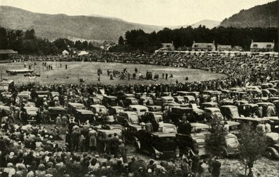 ब्रमर में एक उच्चभूमि सभा, c1948। द्वारा अज्ञात