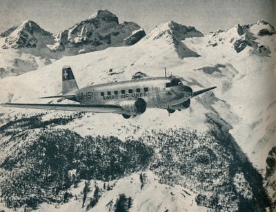 स्विट्जरलैंड के सेंट मोरिट्ज एयरोड्रम के पास एक स्विसएयर विमान उड़ान भरता है, c1936 c1937 द्वारा अज्ञात