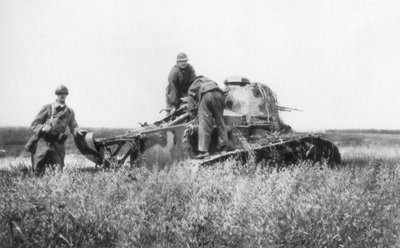 फ्रांसीसी लाइट टैंक, विलेर्स-कॉटरेट, आइज़ेन, फ्रांस, 1918 से टूट गया द्वारा अज्ञात