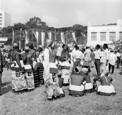 1957 में अल्जीरिया की लड़की द्वारा अज्ञात