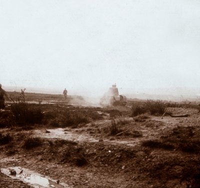टैंक के साथ आगे बढ़ना, c1914-c1918 द्वारा अज्ञात
