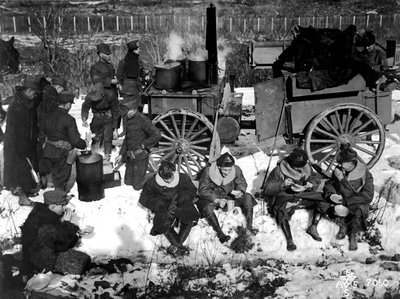 साइबेरिया, रूस में एक अमेरिकी पैदल सेना शिविर, दिसंबर 1918। द्वारा अज्ञात