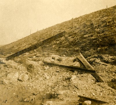 उत्तरी फ्रांस के डुआउमोंट में किले के आसपास का क्षेत्र, c1914-c1918 द्वारा अज्ञात