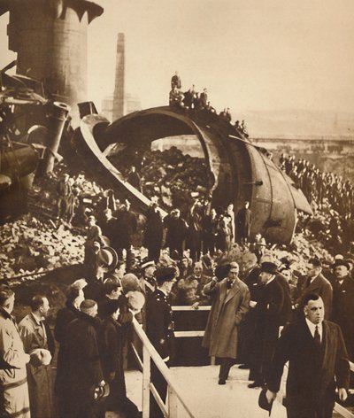 डेरेलिक्ट स्टील-वर्क्स, साउथ वेल्स, 1936 1937 में द्वारा अज्ञात