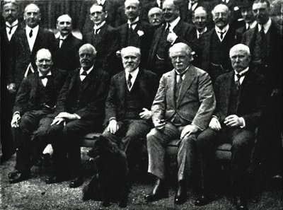 नंबर 10 पर, डाउनिंग स्ट्रीट, c1922, 1945। द्वारा अज्ञात