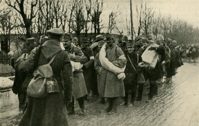 ऑस्ट्रियाई कैदी, प्रेज़्मिस्ल, मार्च 1915, c1920। द्वारा अज्ञात