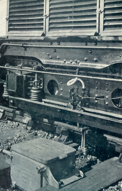 स्वचालित ट्रेन स्टॉप, 1922। द्वारा अज्ञात
