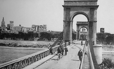 एविग्नन - सस्पेंडेड ब्रिज, c1925 द्वारा अज्ञात