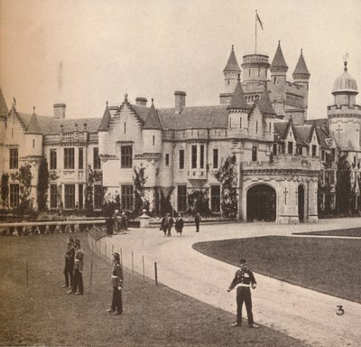 बाल्मोरल कैसल, उनकी मेजेस्टीज़ हाइलैंड होम, c1916, 1935 द्वारा अज्ञात