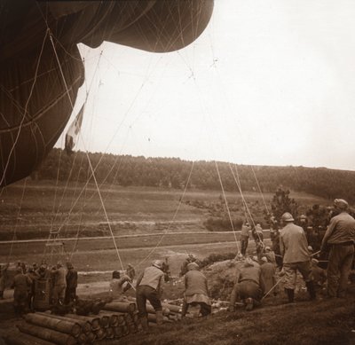 बैराज बैलून, जेनेकोर्ट, उत्तरी फ्रांस, c1914-c1918 द्वारा अज्ञात