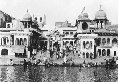 यमुना नदी पर स्नान घाट, मुट्रा, 1917 द्वारा अज्ञात