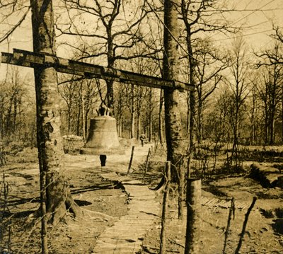 गैस हमले की चेतावनी के लिए बेल, c1914-c1918 द्वारा अज्ञात