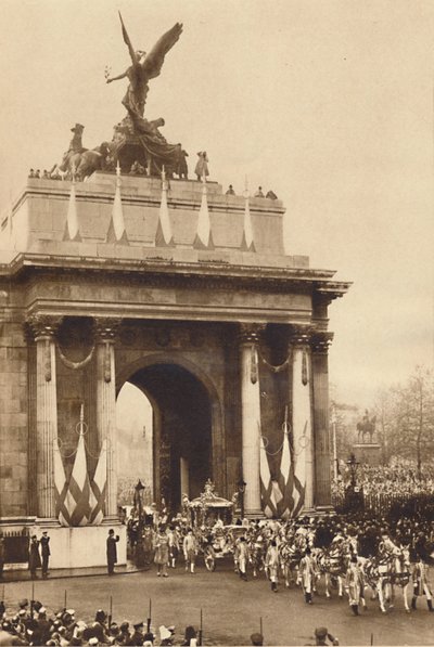 क्वाड्रिगा के नीचे, 12 मई 1937 द्वारा अज्ञात