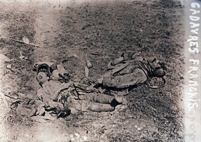 मृत फ्रांसीसी सैनिकों के शरीर, c1914-c1918 द्वारा अज्ञात
