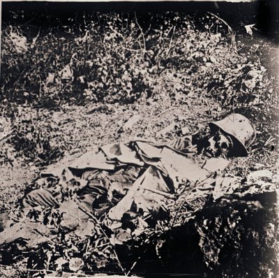 मृत जर्मन सैनिक का शरीर, c1914-c1918 द्वारा अज्ञात