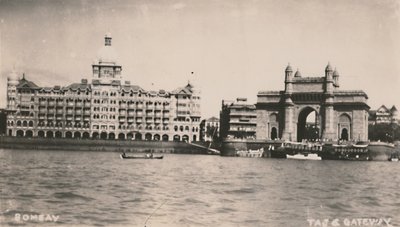 बॉम्बे - ताज एंड गेटवे, c1930। द्वारा अज्ञात