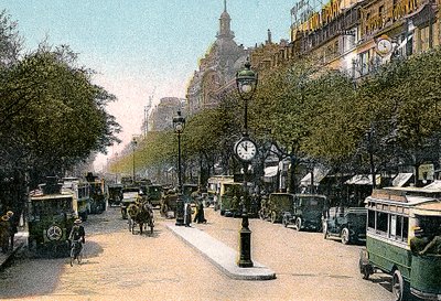 बोलवर्ड डेस इटालिएंस, पेरिस, सड़क पर कारों और मोटर बसों के साथ, c1900 द्वारा अज्ञात