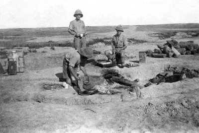 ब्रिटिश सेना सी कंपनी कुकिंग, मेसोपोटामिया, WWI, 1918 द्वारा अज्ञात