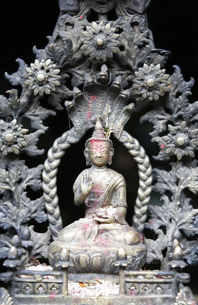 स्वर्ण मंदिर, पाटन, नेपाल में बुद्ध द्वारा अज्ञात