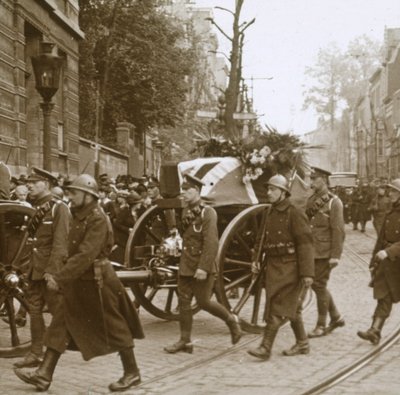 एडिथ कैवेल, ब्रुसेल्स, बेल्जियम, 1915 का अंत द्वारा अज्ञात