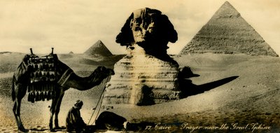 काहिरा - ग्रेट स्फिंक्स के पास प्रार्थना, c1918-c1939। द्वारा अज्ञात