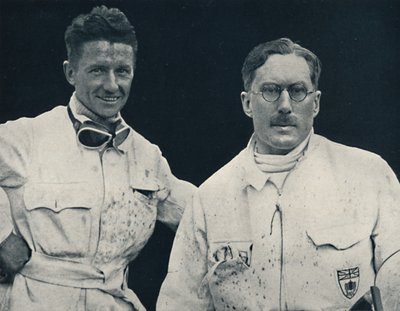 कैप्टन GET Eyston और सहायक, 1937 द्वारा अज्ञात