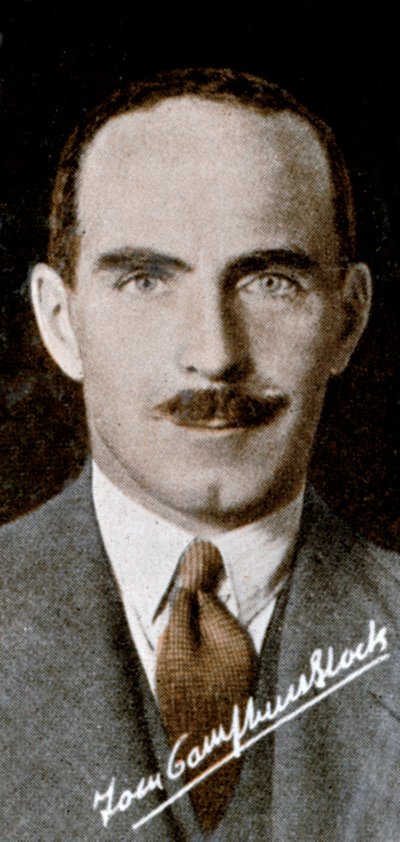 कैप्टन टॉम कैंपबेल ब्लैक 1899-1936, 1935 द्वारा अज्ञात