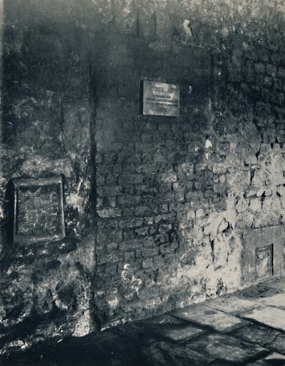 चार्टरहाउस। फ़ूड-हैच एंड डोरवे ऑफ़ अ मॉन्क्स सेल, क्लिस्टर में, 1925 द्वारा अज्ञात