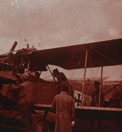 पायलट के साथ विमान की जाँच, 1916 द्वारा अज्ञात