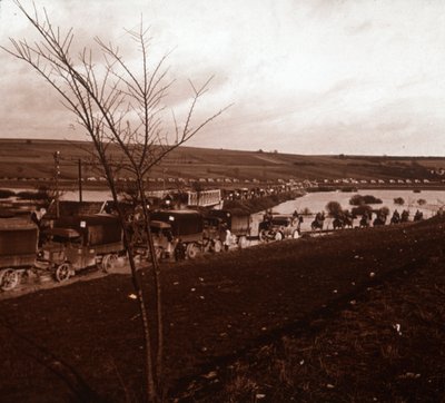 ट्रकों का कॉलम, वर्दुन, उत्तरी फ्रांस, c1914-c1918 द्वारा अज्ञात