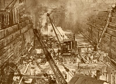 स्वानसी में एक सूखी डॉक का निर्माण, c1930। द्वारा अज्ञात