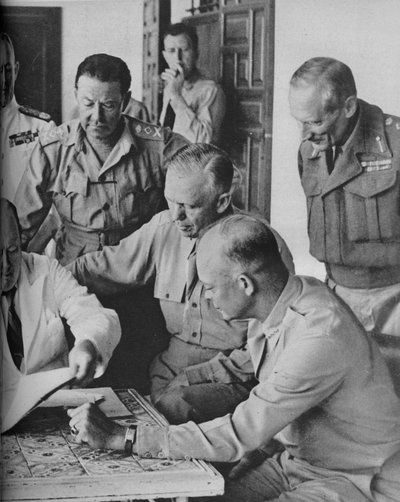 अल्जीयर्स में युद्ध की परिषद: श्री चर्चिल अपने कप्तानों के साथ, 1943 द्वारा अज्ञात