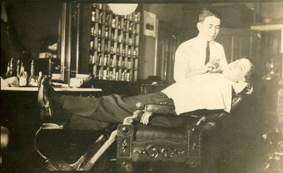 क्यूबा नाई, c1930s। द्वारा अज्ञात