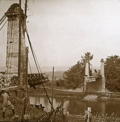 क्षतिग्रस्त पुल, डॉर्मन्स, उत्तरी फ्रांस, c1914-c1918 द्वारा अज्ञात