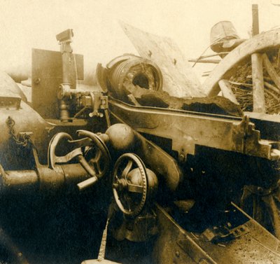 नष्ट तोप, c1914-c1918 द्वारा अज्ञात