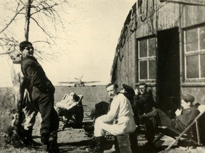 वासिनकोर्ट में डिस्पर्सल पॉइंट, 1939-1940, 1941। द्वारा अज्ञात