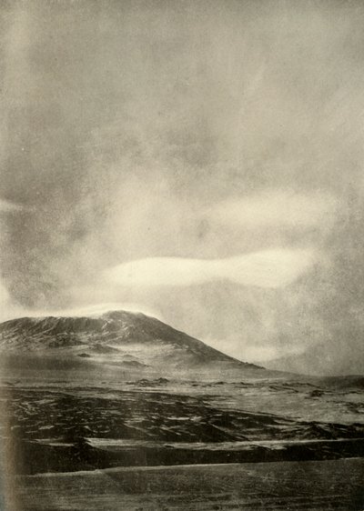 डंब-बेल क्लाउड एवरबस के ऊपर, c1908, 1909। द्वारा अज्ञात