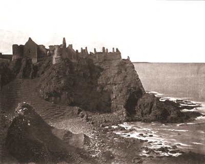 डनलस कैसल, काउंटी एंट्रीम, उत्तरी आयरलैंड, 1894। द्वारा अज्ञात