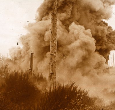 एक खदान का विस्फोट, वोसगेस, पूर्वी फ्रांस, c1914-c1918 द्वारा अज्ञात