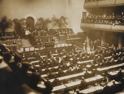 राष्ट्र संघ की पहली बैठक, 15 नवंबर, 1920 को जिनेवा, 1920 में। द्वारा अज्ञात