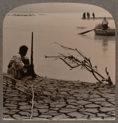 मृत सागर के मछुआरे: तट पर दरारें दिखाते हुए, c1900 द्वारा अज्ञात