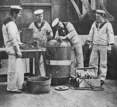 इलेक्ट्रिक संपर्क खदान, 1914 को छोड़ना द्वारा अज्ञात
