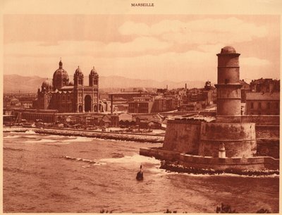 फोर्ट सेंट जीन और कैथेड्रल, मार्सिले, 1930। द्वारा अज्ञात