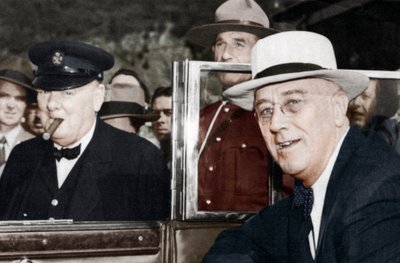 1944 में कनाडा के क्यूबेक में फ्रैंकलिन डी रूजवेल्ट और विंस्टन चर्चिल की मुलाकात द्वारा अज्ञात