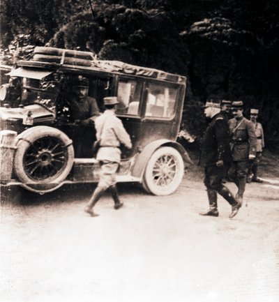 फ्रांसीसी अधिकारी और वाहन, c1914-c1918। द्वारा अज्ञात