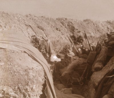 फ्रंट लाइन की खाइयां, ब्यूसजोर, उत्तरी फ्रांस, c1914-c1918 द्वारा अज्ञात